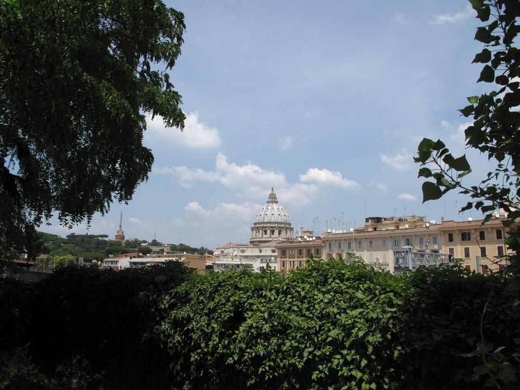 Ferrari Al Vaticano ローマ エクステリア 写真